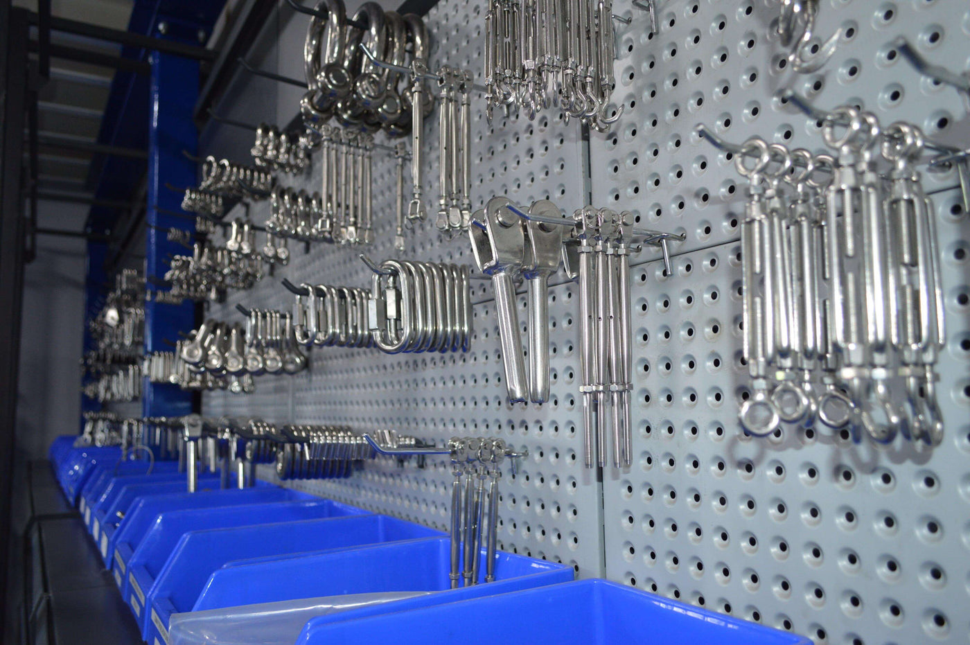 Stainless Steel Product Wall - All Lifting